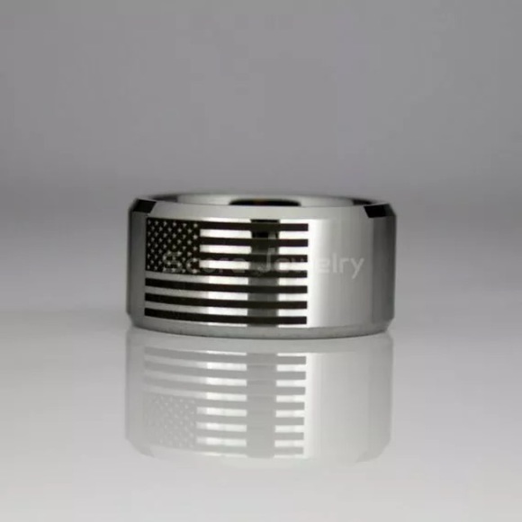 👑Men 8MM wide titanium stainless steel flag ring - Picture 5 of 7